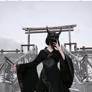 女同学裸睡我把她奶头摸硬了
